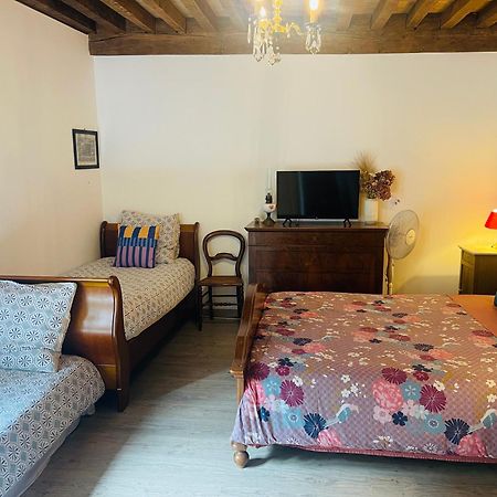 Manoir Saint-Pierre Bed & Breakfast Villersexel ภายนอก รูปภาพ