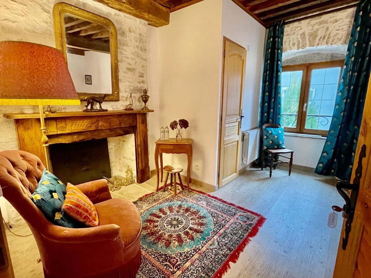 Manoir Saint-Pierre Bed & Breakfast Villersexel ภายนอก รูปภาพ