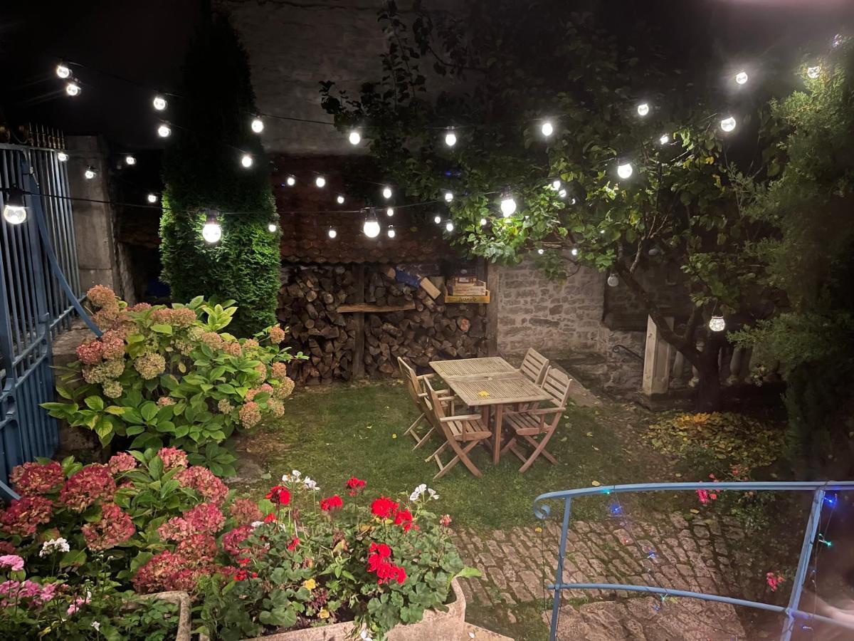Manoir Saint-Pierre Bed & Breakfast Villersexel ภายนอก รูปภาพ